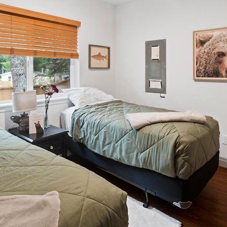 Mt. Rainier Cabin W/Hot Tub Ashford Ngoại thất bức ảnh